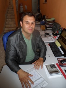 “A Aprimorar veio para trazer a cara da empresa. Até então éramos desconhecidos. Hoje fazemos um trabalho mais moderno e prático, pois agora tudo é eletrônico.”, revelou Rogério, proprietário da Educarte.