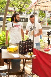 Antônio em uma de suas intervenções urbanas. O interesse pelas pessoas é qualidade de todo ser humano bem sucedido.